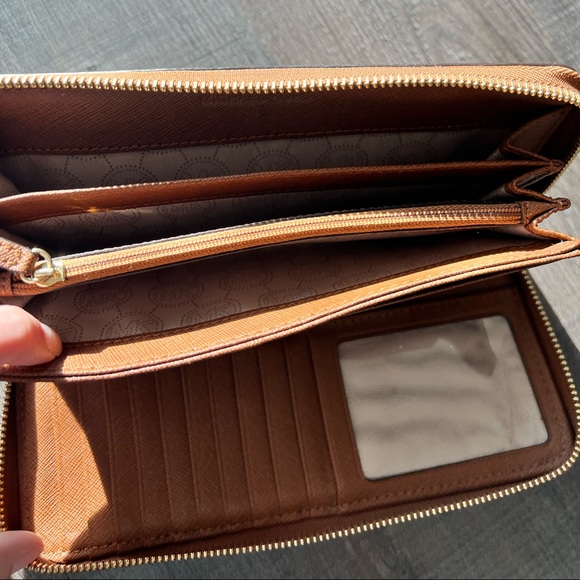 Michael Kors Wristlet - Picture 2 of 4